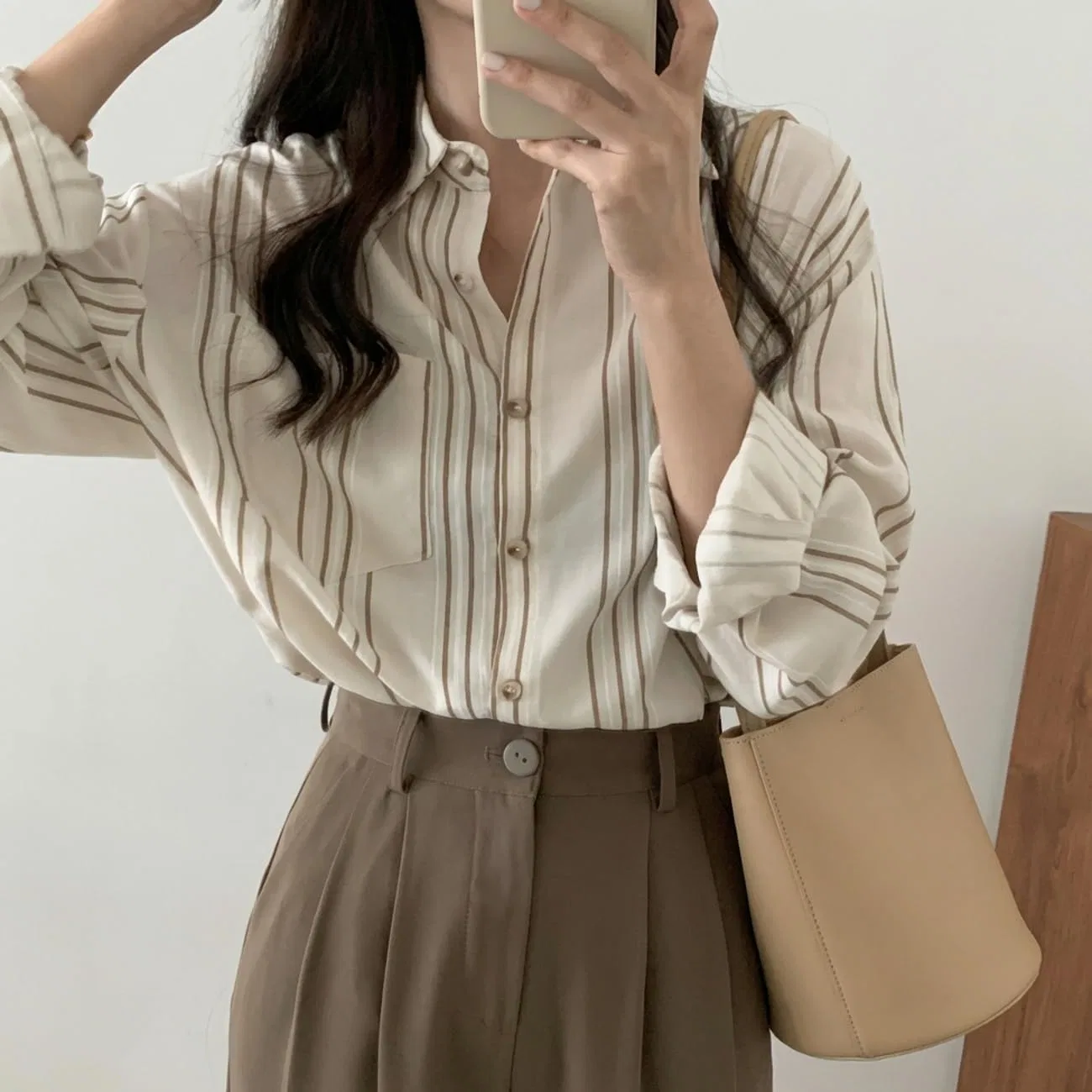 Блуза женская, струящаяся ткань, полоска, Regular fit, Apricot stripe — фото 2