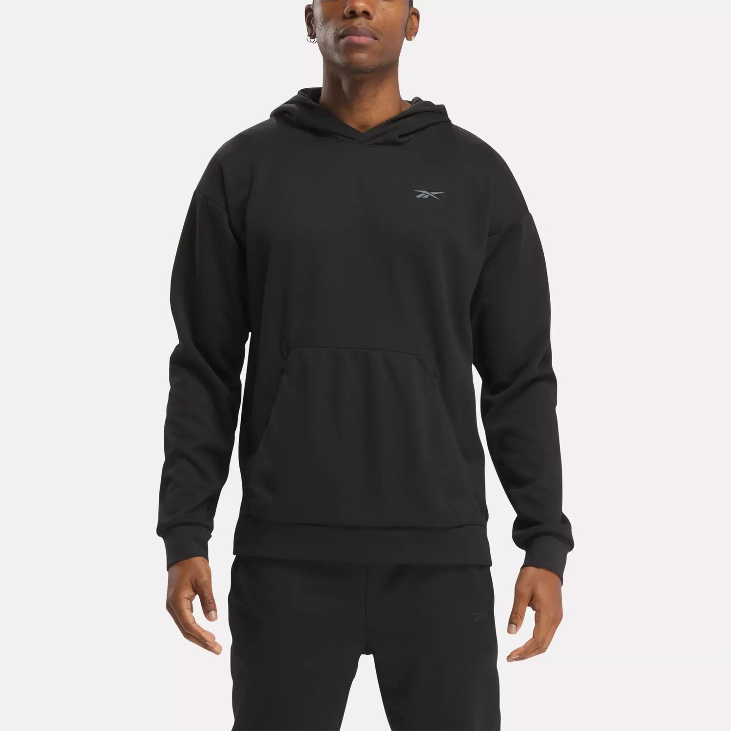 

Худи Strength Reebok, черный
