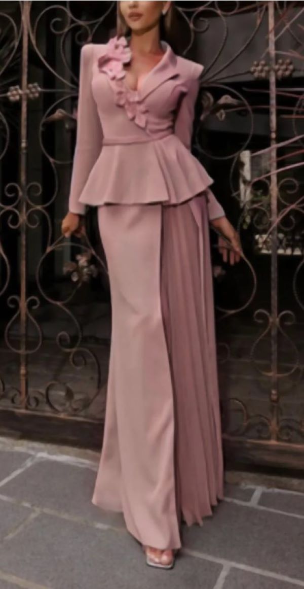 

Террани Кутюр платье-футляр с V-образным вырезом и длинными рукавами Terani Couture, розовый