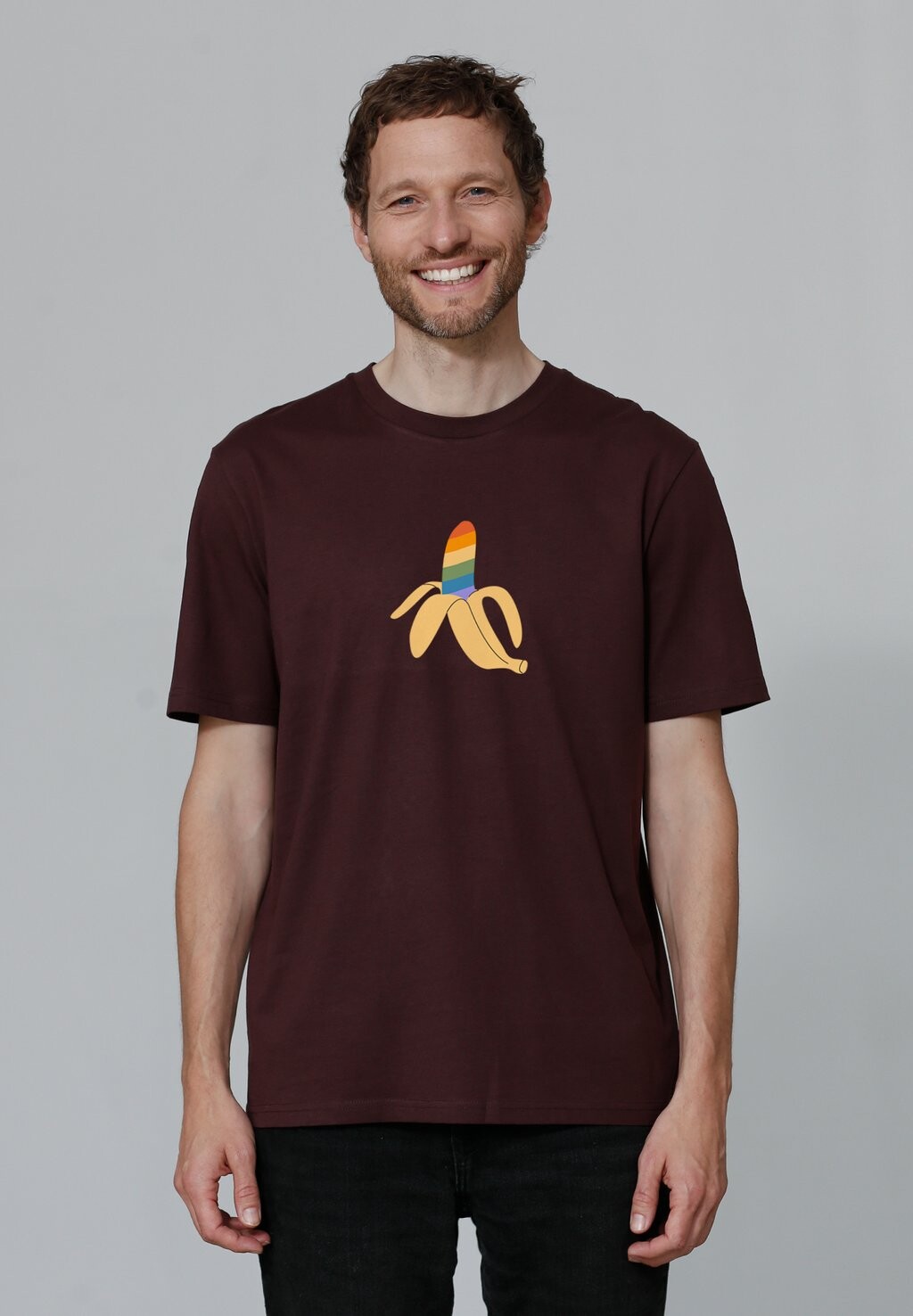 

Футболка с принтом RAINBOW BANANA watapparel, темно-красный