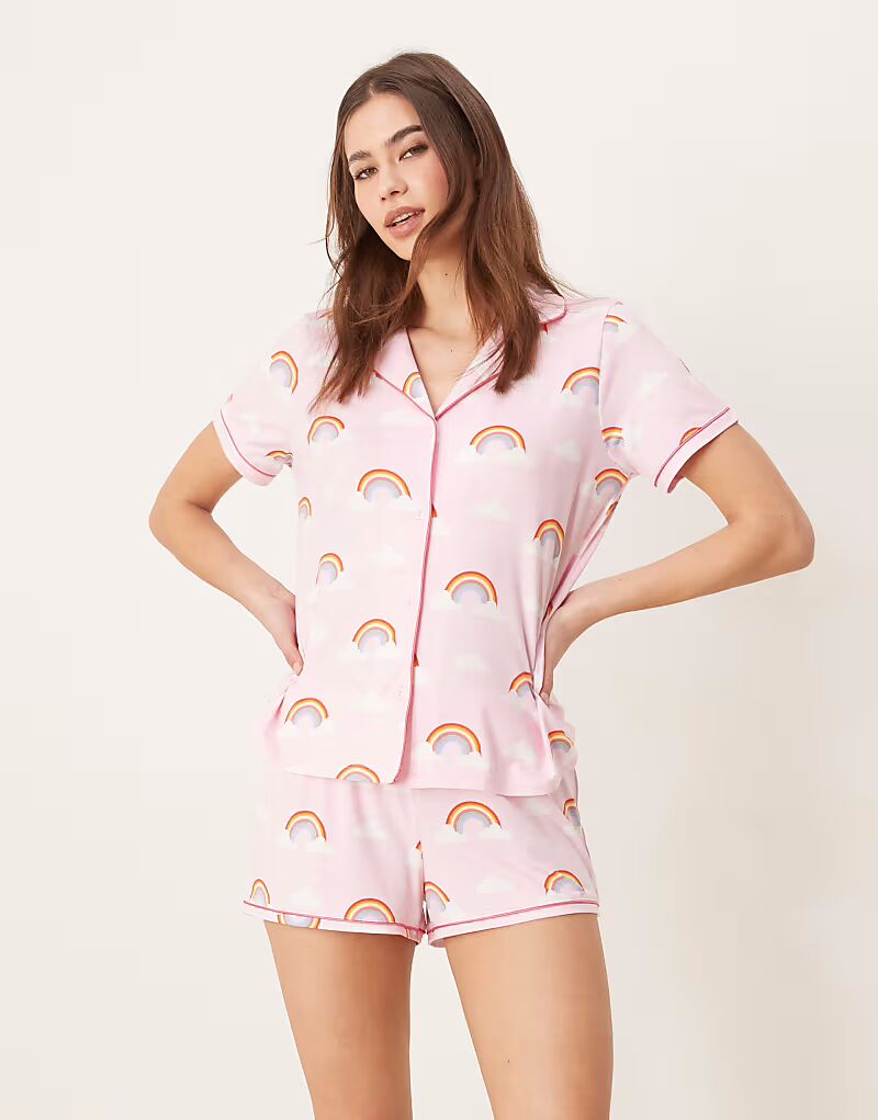 

Пижамная рубашка с короткими рукавами и шорты Urban Threads Revere с радужным принтом