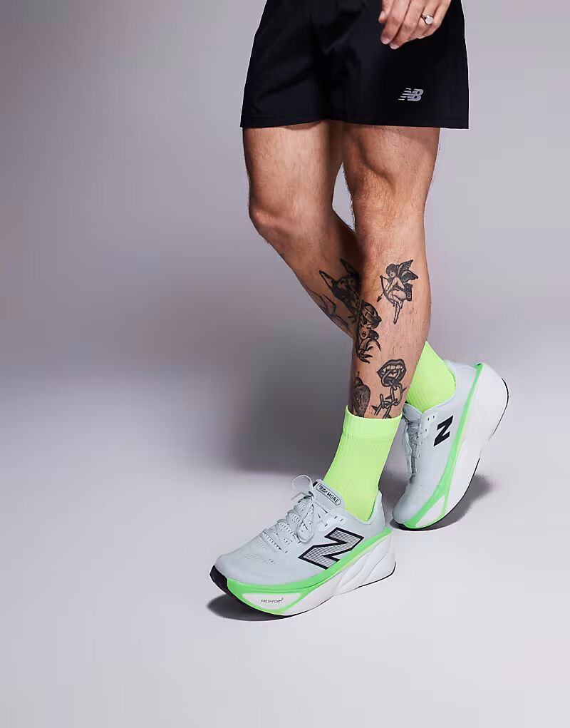 

Кроссовки для бега New Balance More в синем цвете