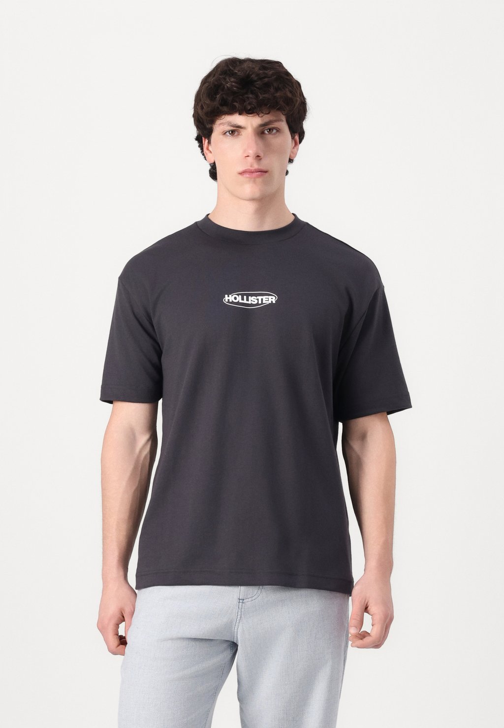 

Футболка с принтом BOXY COOLING LOGO Hollister Co., темно-серый