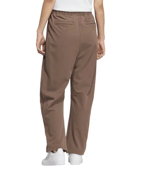 Женские брюки adidas SOFTLUX DOUBLE WEAVE OVERSIZED FIT PARACHUTE PANTS — фото 2