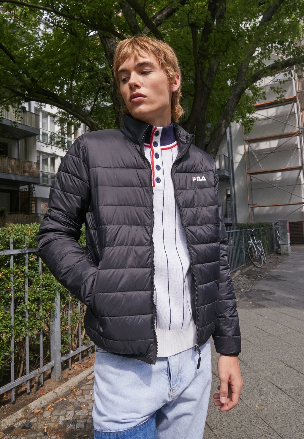 

Куртка Entertainment Fila BERGLERN THIN PUFFER JACKET, цвет moonless night