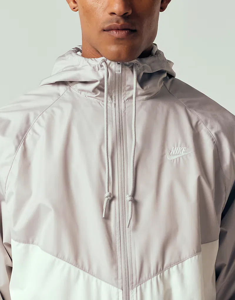Спортивная куртка Nike Windrunner светло-серого и, белый — фото 3