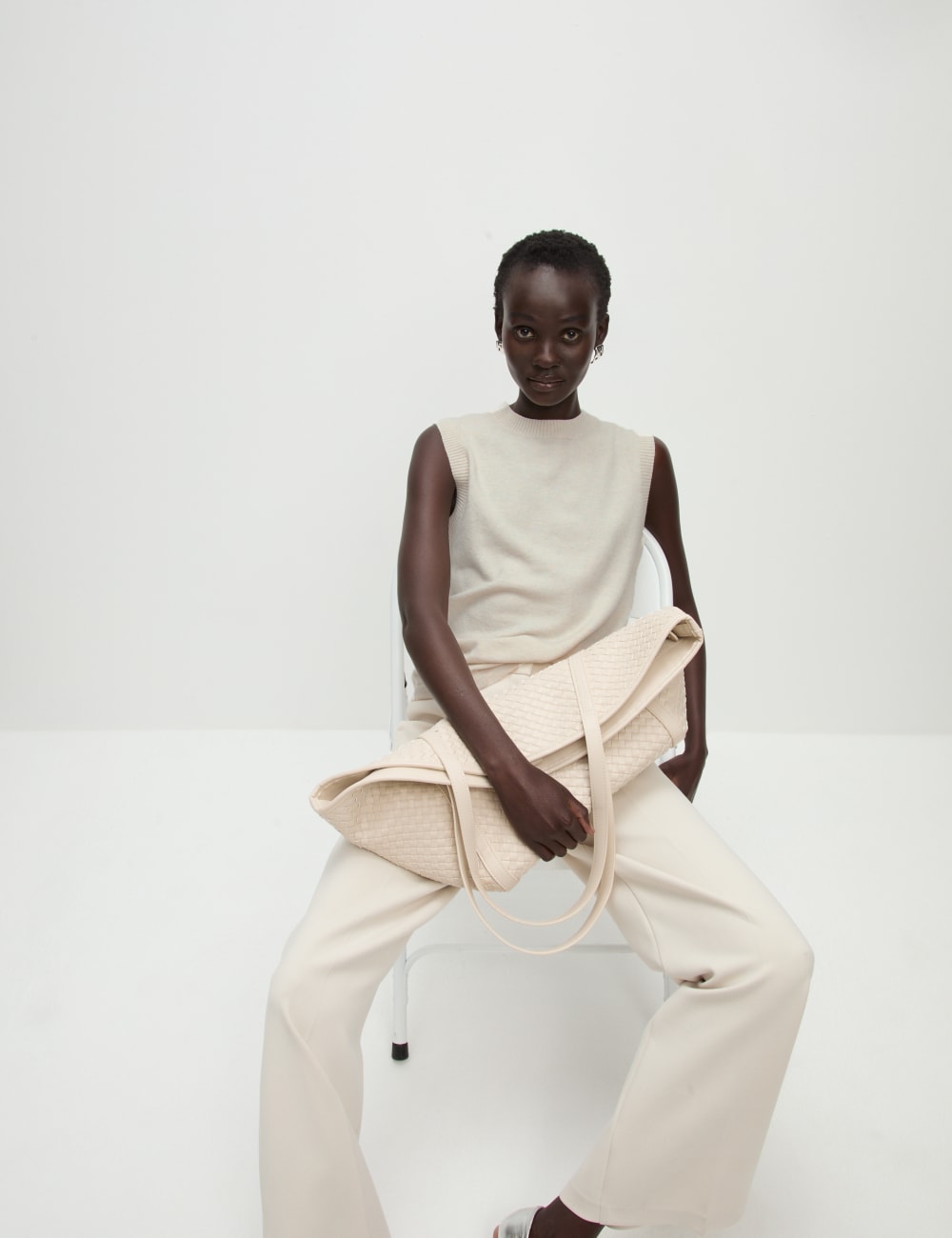 

Вязаный жилет с круглым вырезом из пряжи Air-Yarn Marks & Spencer, цвет Light natural