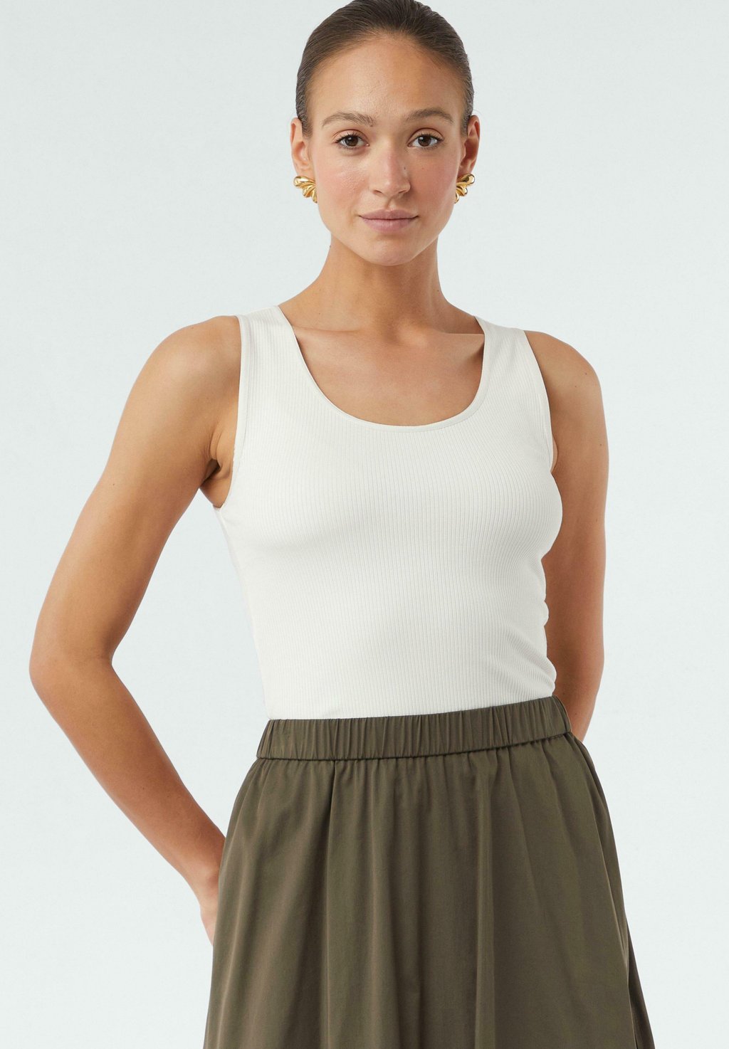 

Топ comma, белый