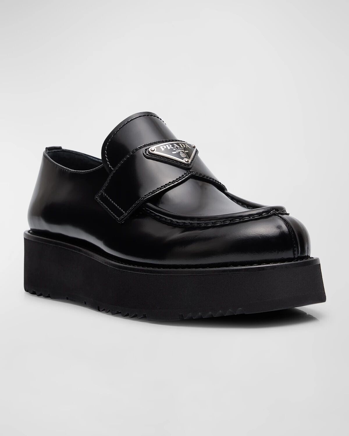Кожаные лоферы на плоской подошве Prada, цвет Nero — фото 3
