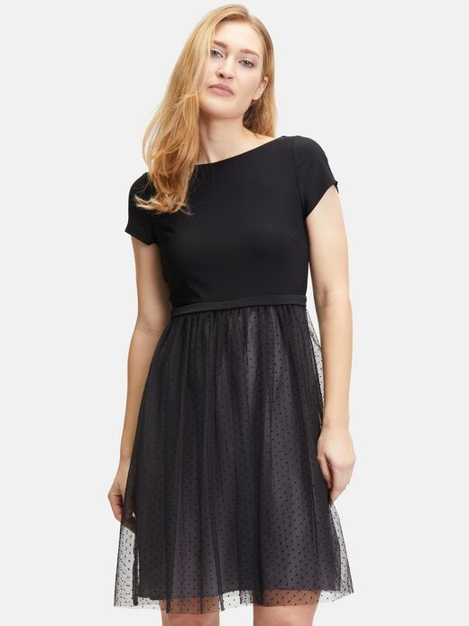 

Вечернее платье Vera Mont, черный