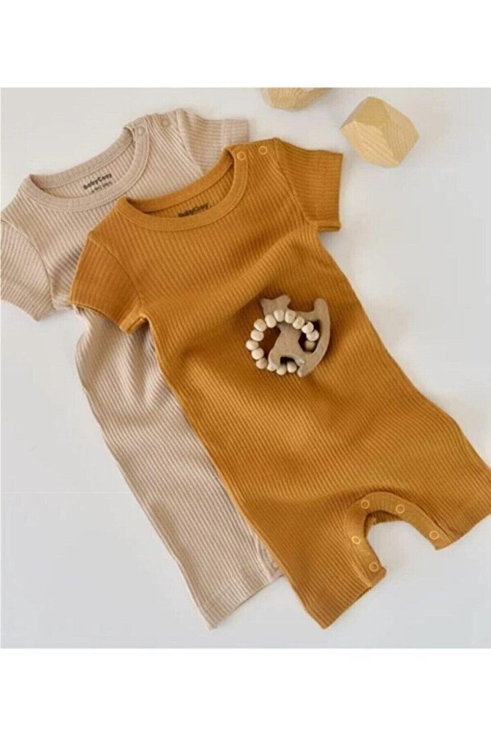 

Комплект из двух коротких комбинезонов из модала CSYM11404 BabyCosy Organic Wear