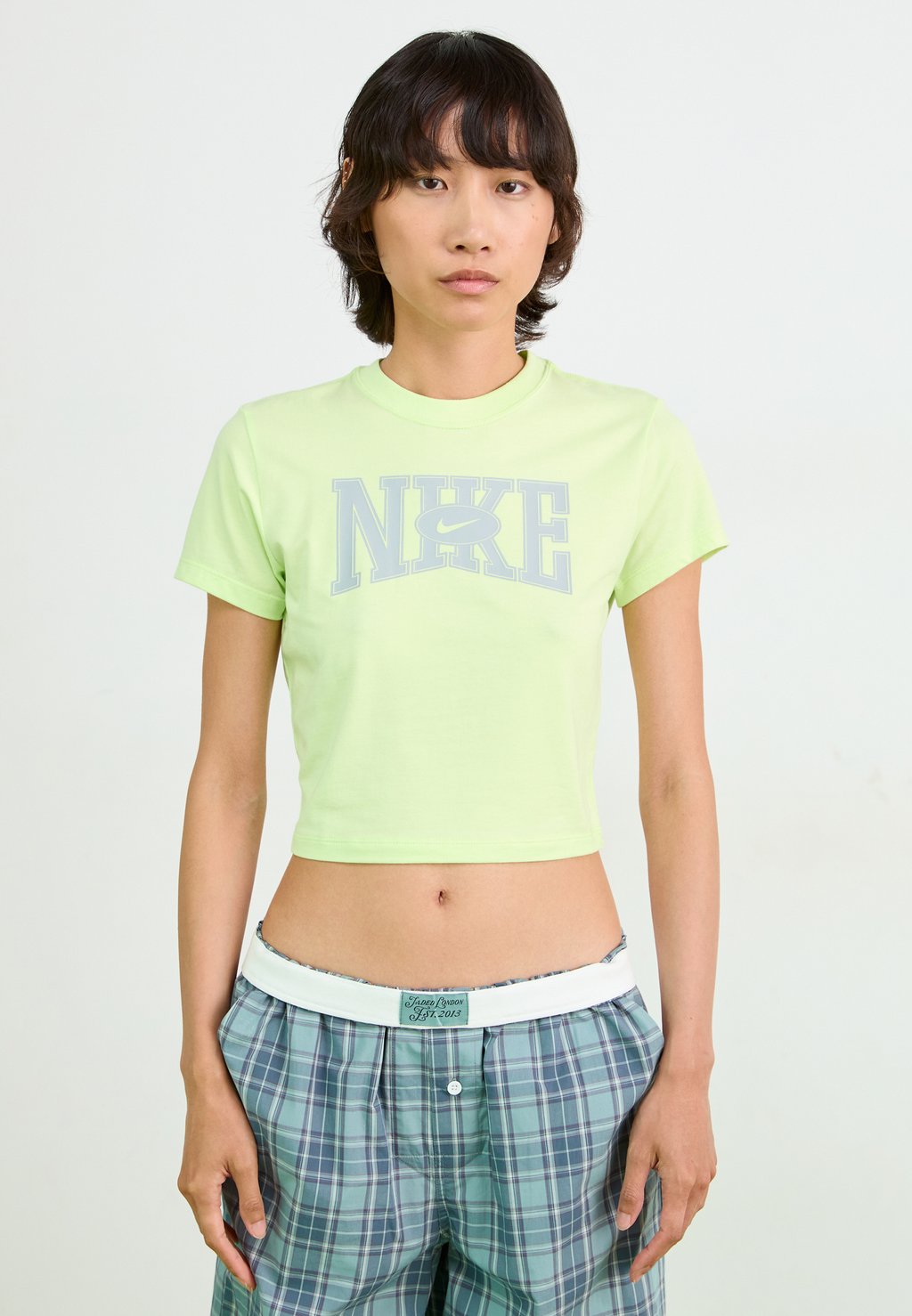 

Рубашка с принтом SLIM CROP TEE STREET Nike Sportswear, светло-голубой