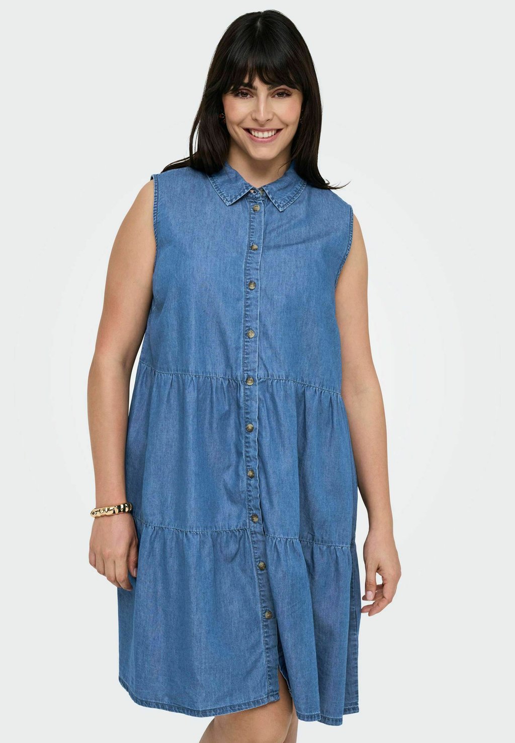 

Джинсовое платье ONLY Carmakoma, цвет Medium Blue Denim