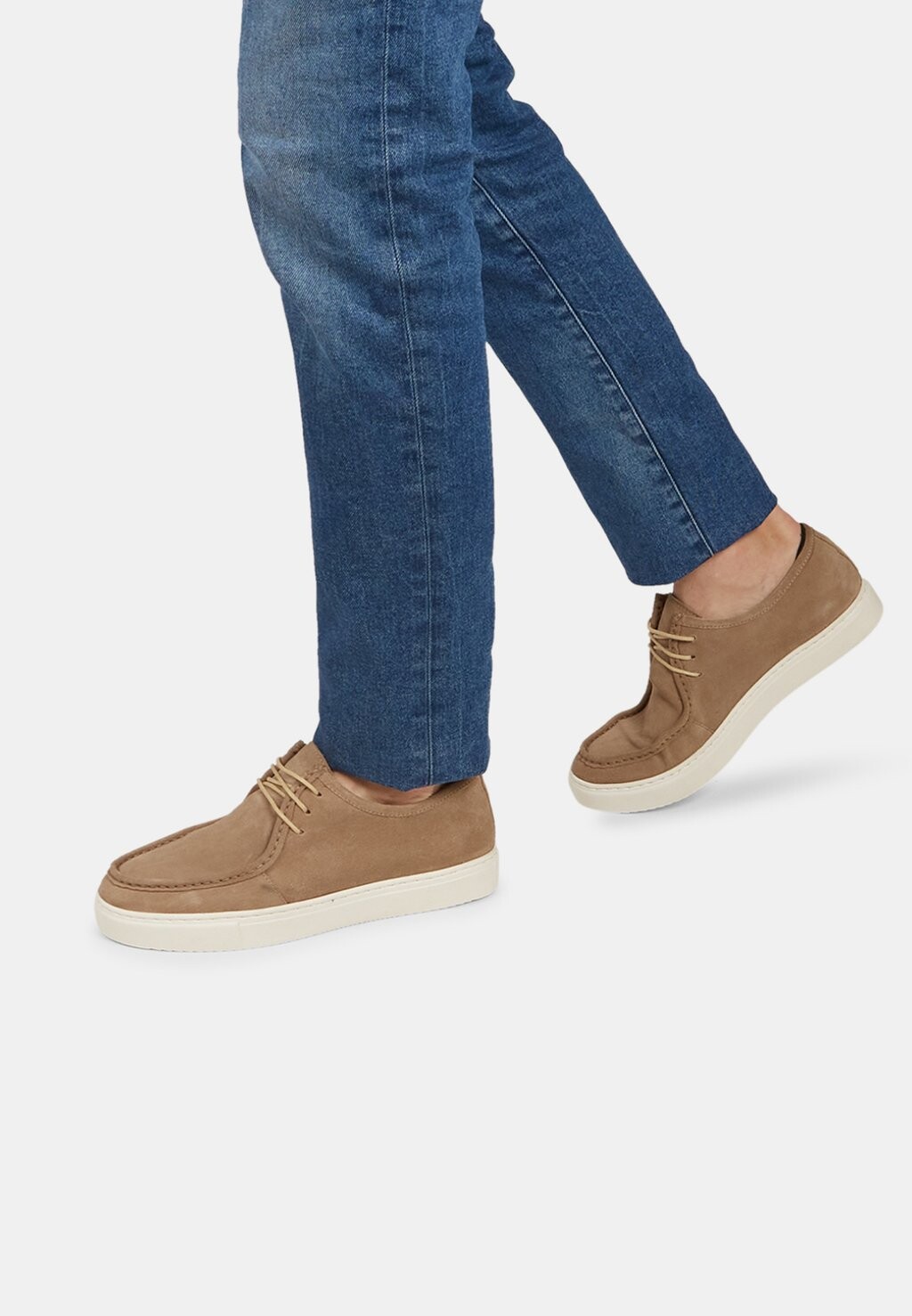 

Спортивные туфли на шнуровке Bata, цвет beige