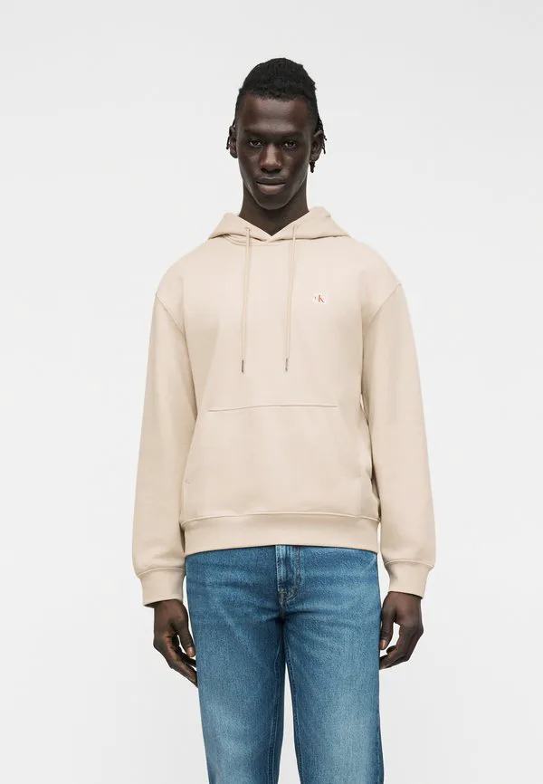 

Толстовка с капюшоном и значком Calvin Klein Jeans, Oatmeal, Серый, Толстовка с капюшоном и значком Calvin Klein Jeans, Oatmeal