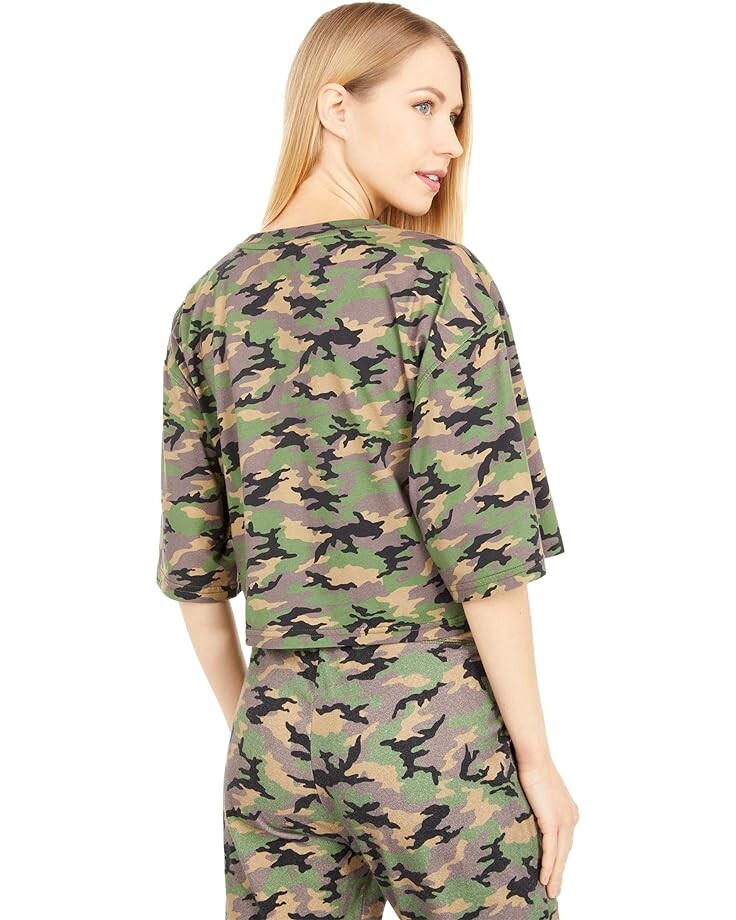 

Футболка Nicole Miller Camo Cropped T-Shirt, цвет Green Camo