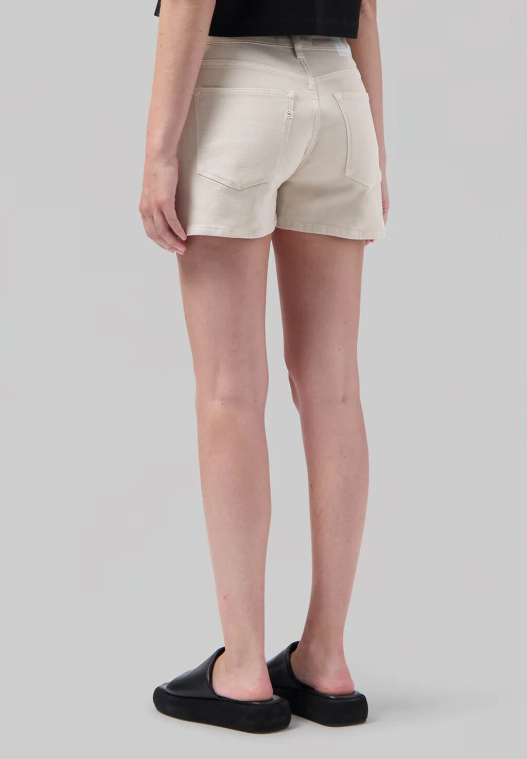 

Джинсовые шорты MUD Jeans, кремовый