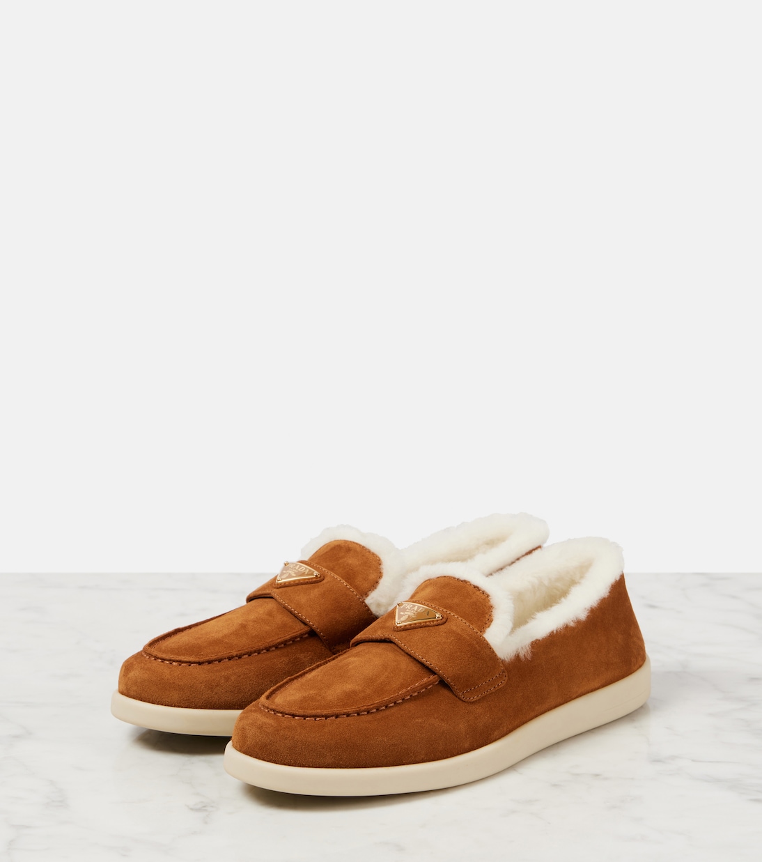 Замшевые мокасины Saint Tropez с подкладкой из овчины Prada, Cognac — фото 4