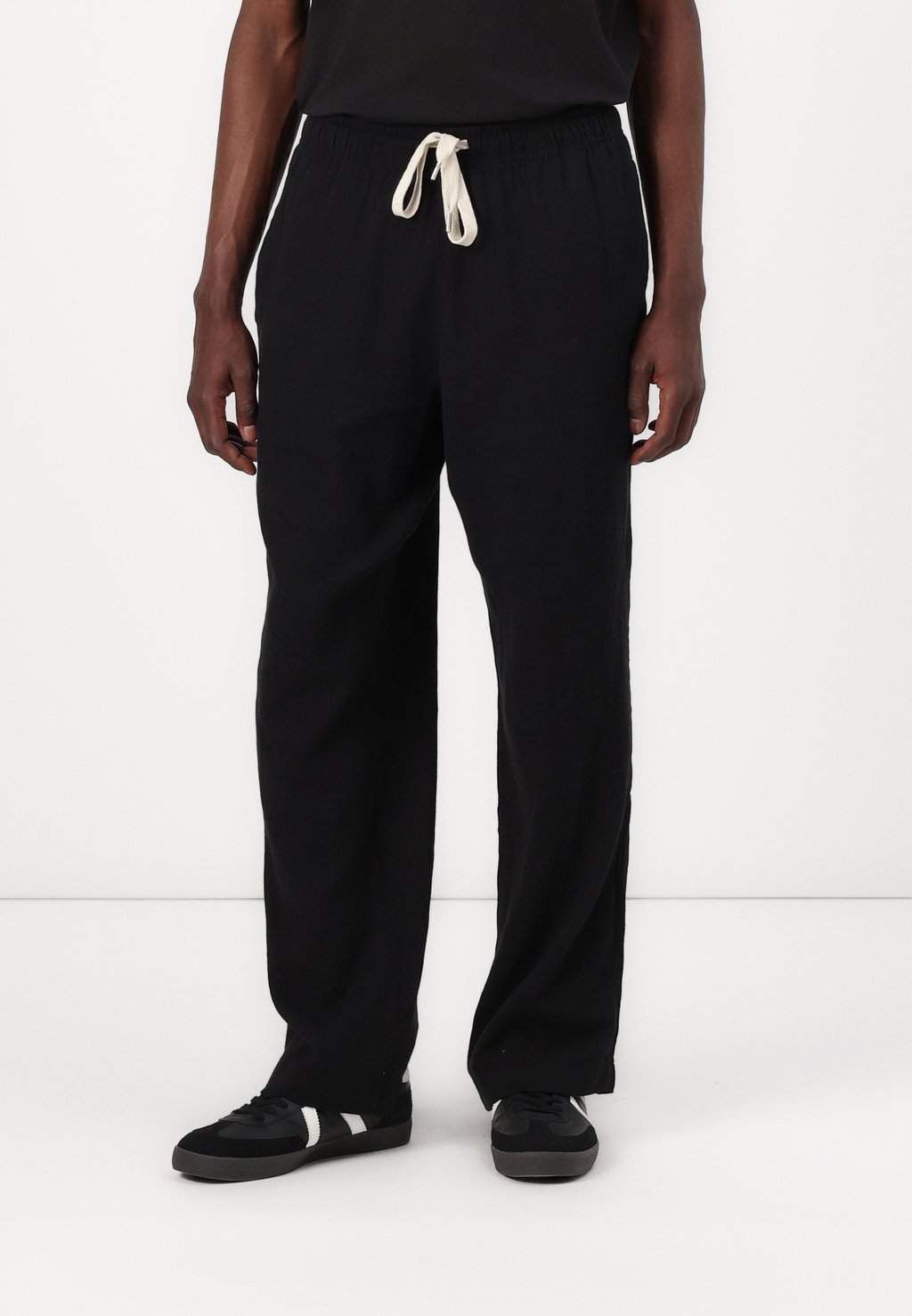 

Брюки JPSTBILL ATHLETICO CRINK JOGGER Jack & Jones, черный