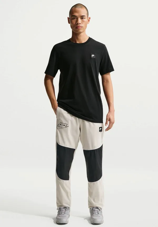 Гибридные утилитарные брюки с воздушным охлаждением Nike Sportswear, Light Bone Black White — фото 2