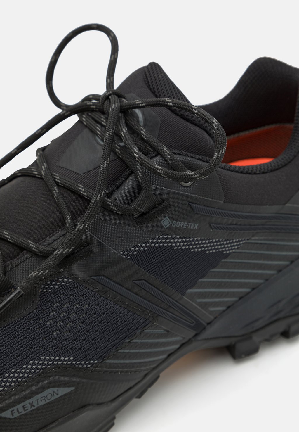 

Походная обувь DUCAN II LOW GORE TEX MEN Mammut, черный