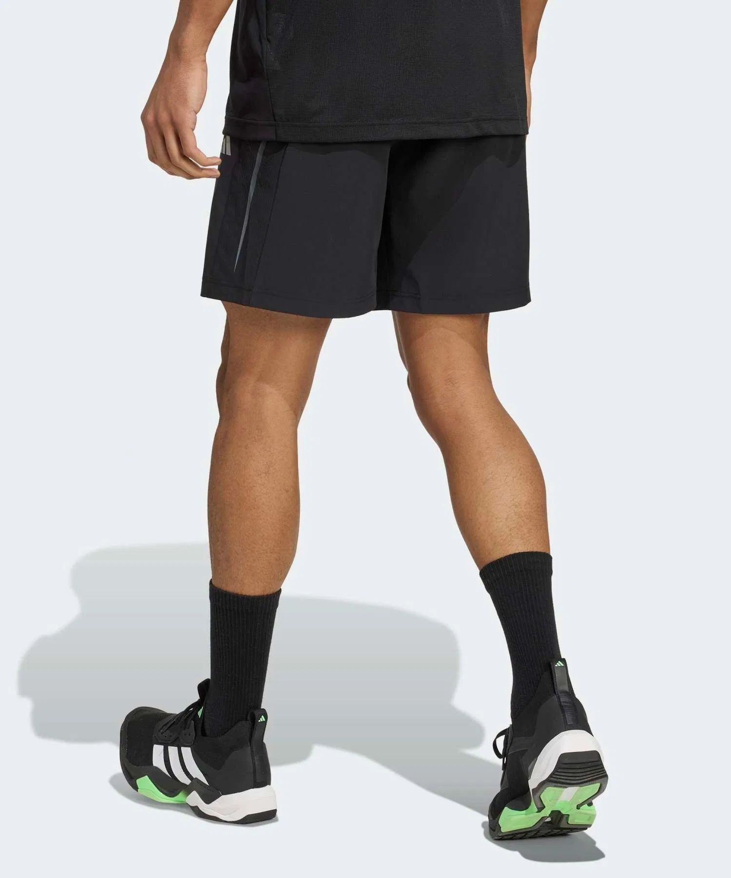 Мужские шорты adidas Tech Apparel Shorts — фото 2