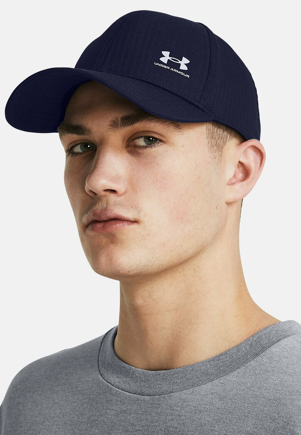 

Бейсболка ISO-CHILL ARMOURVENT ADJ Under Armour, цвет midnight navy