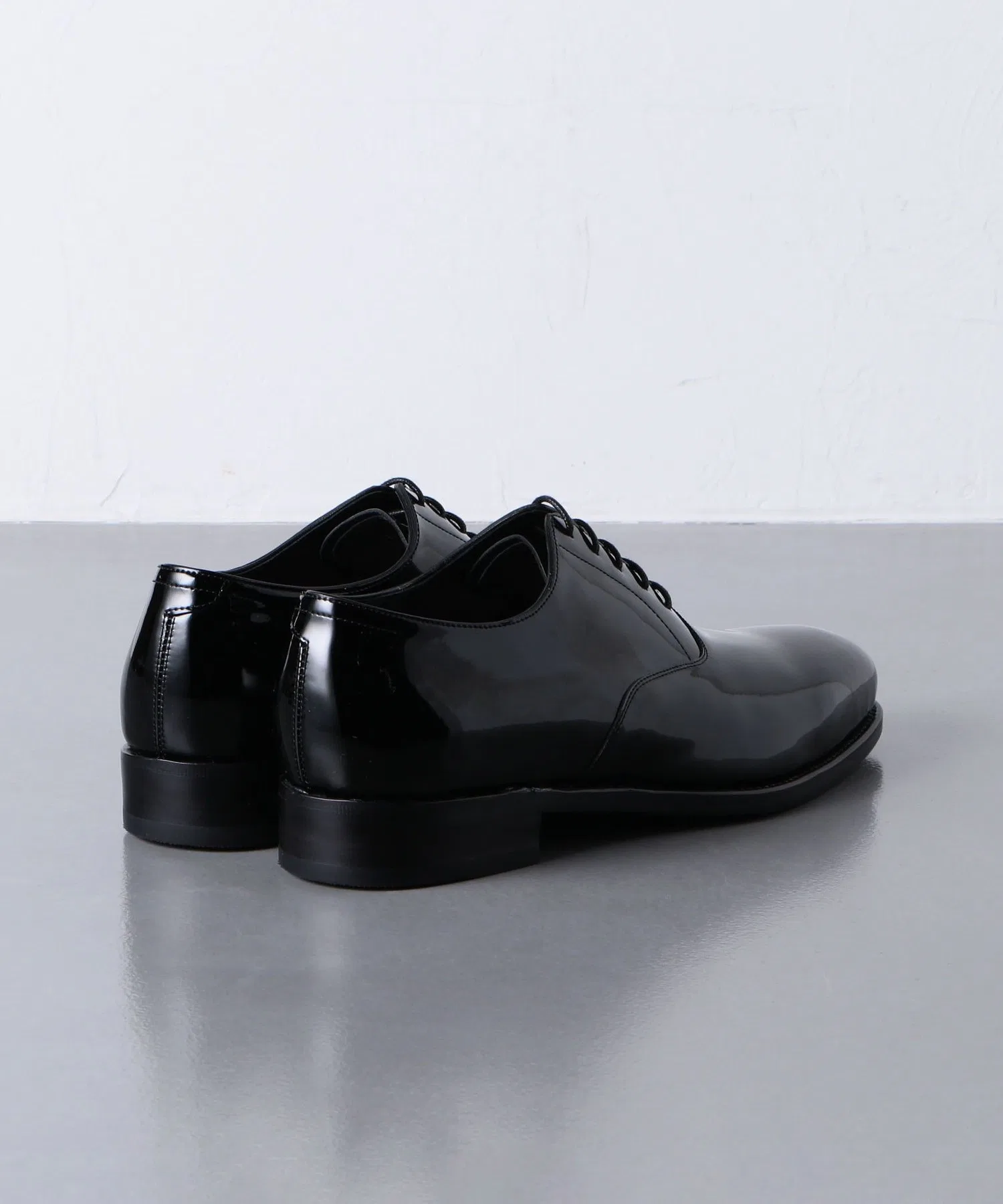 Мужские туфли UNITED ARROWS из эмалированной кожи — фото 3