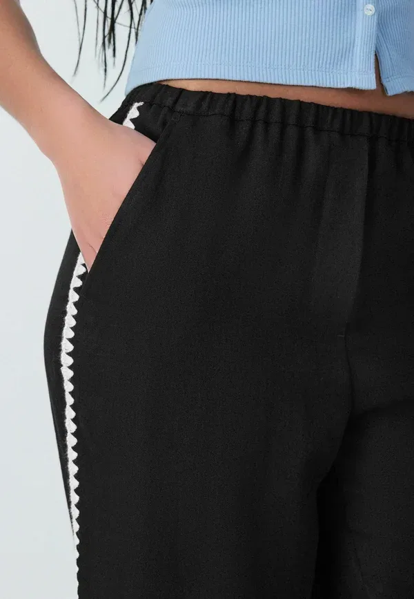 Брюки Next, Tall fit embroidered side detail wide leg, черный — фото 4