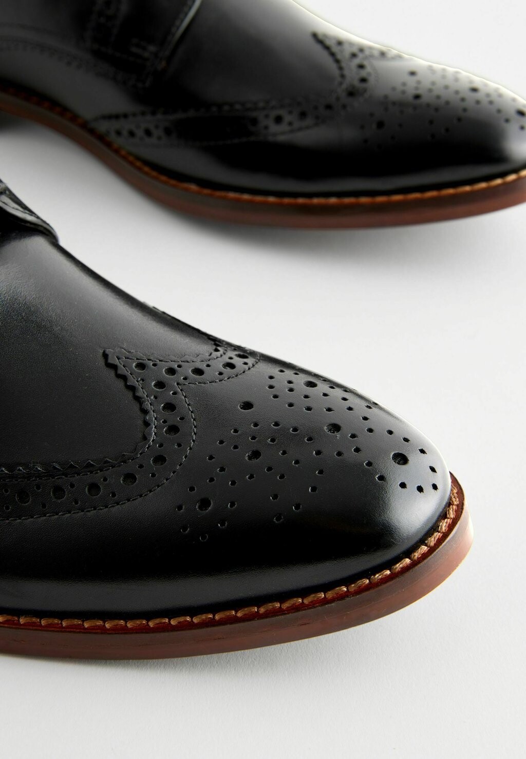 

Деловые туфли на шнуровке BROGUE REGULAR FIT Next, черный