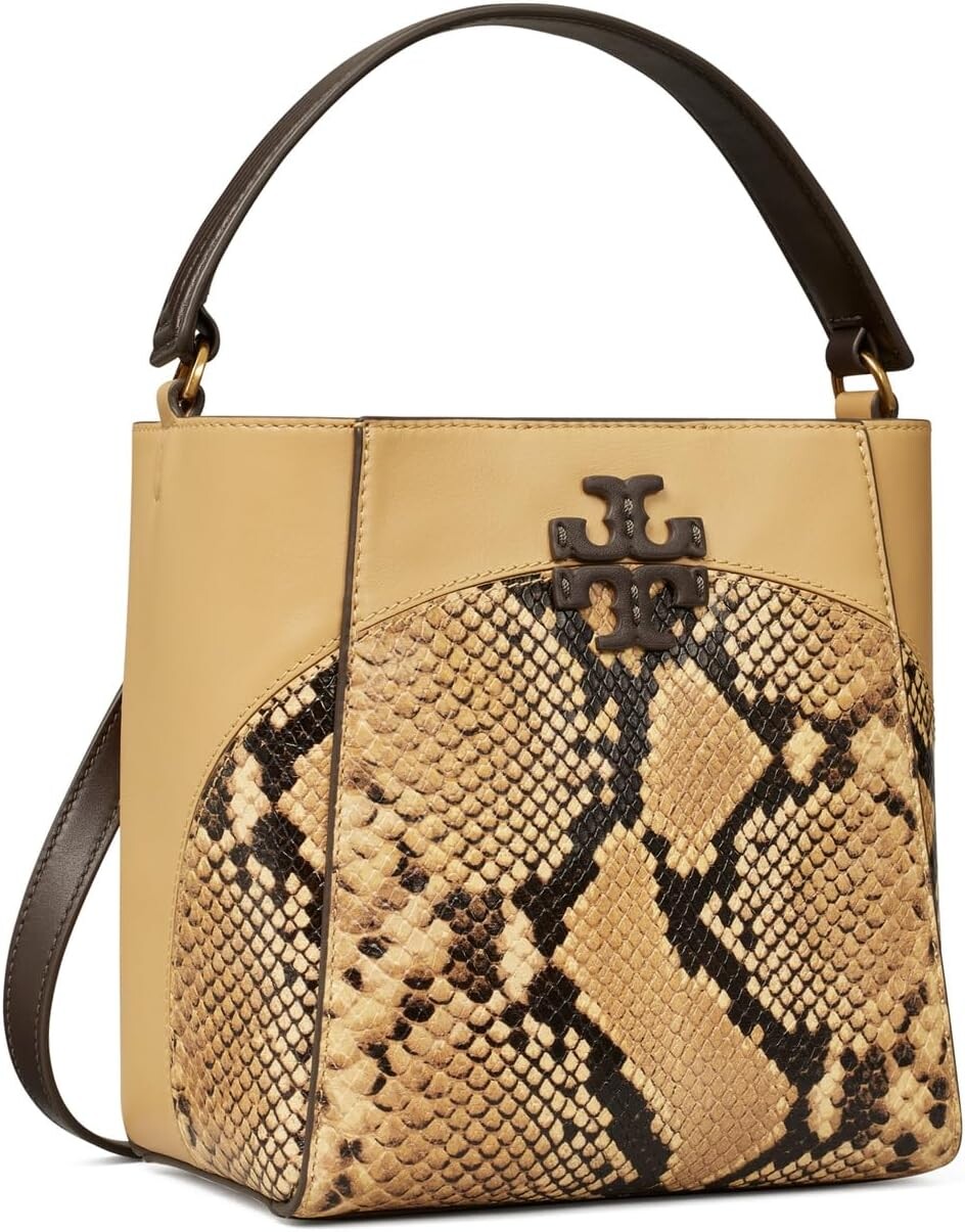 

Сумка Tory Burch McGraw Snake Embossed Small Bucket Bag, цвет Sand Drift