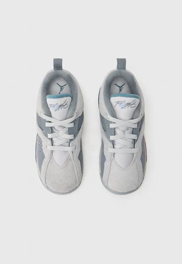 Кроссовки jordan 92 унисекс Jordan, Wolf Grey/Cool Grey/Iris Whisper/Neutral Grey/Iced Jade/Iced Carmine — фото 4