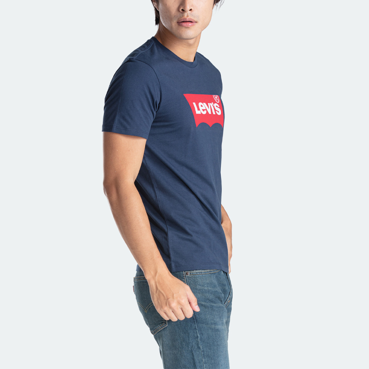 Мужская футболка Levi's темно-синего цвета — фото 3