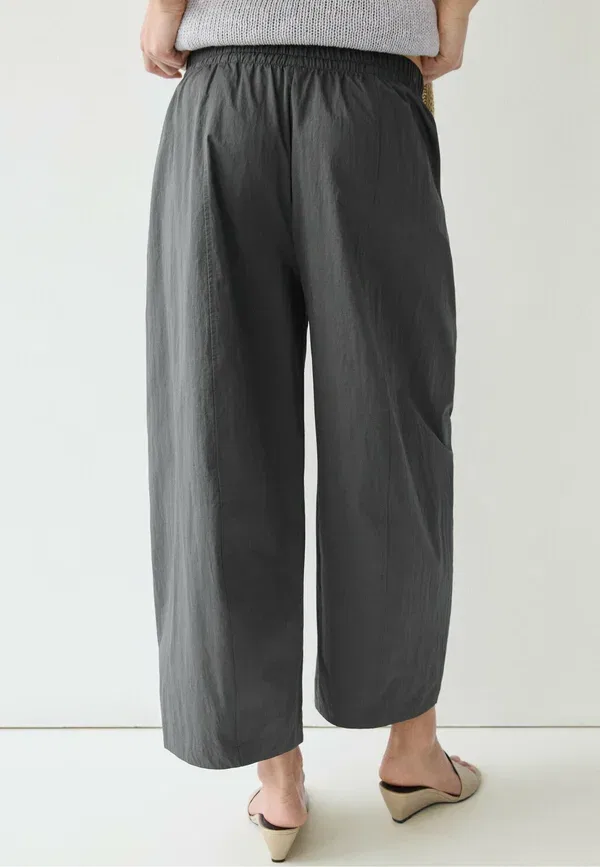 Брюки из хлопка и полиамида, модель Cropped technical barrel fit pants, Massimo Dutti, синий — фото 3