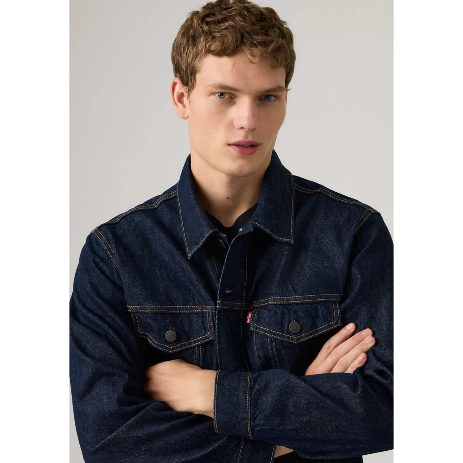 Мужская джинсовая куртка свободного кроя New Relaxed Fit Truck Levi's, Wash It Out Rinse T — фото 4