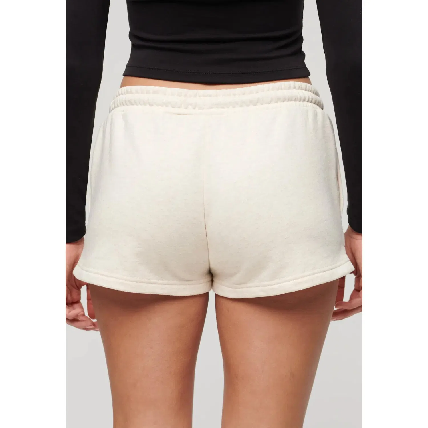 Женские шорты с принтом Essential Superdry, Beige — фото 2