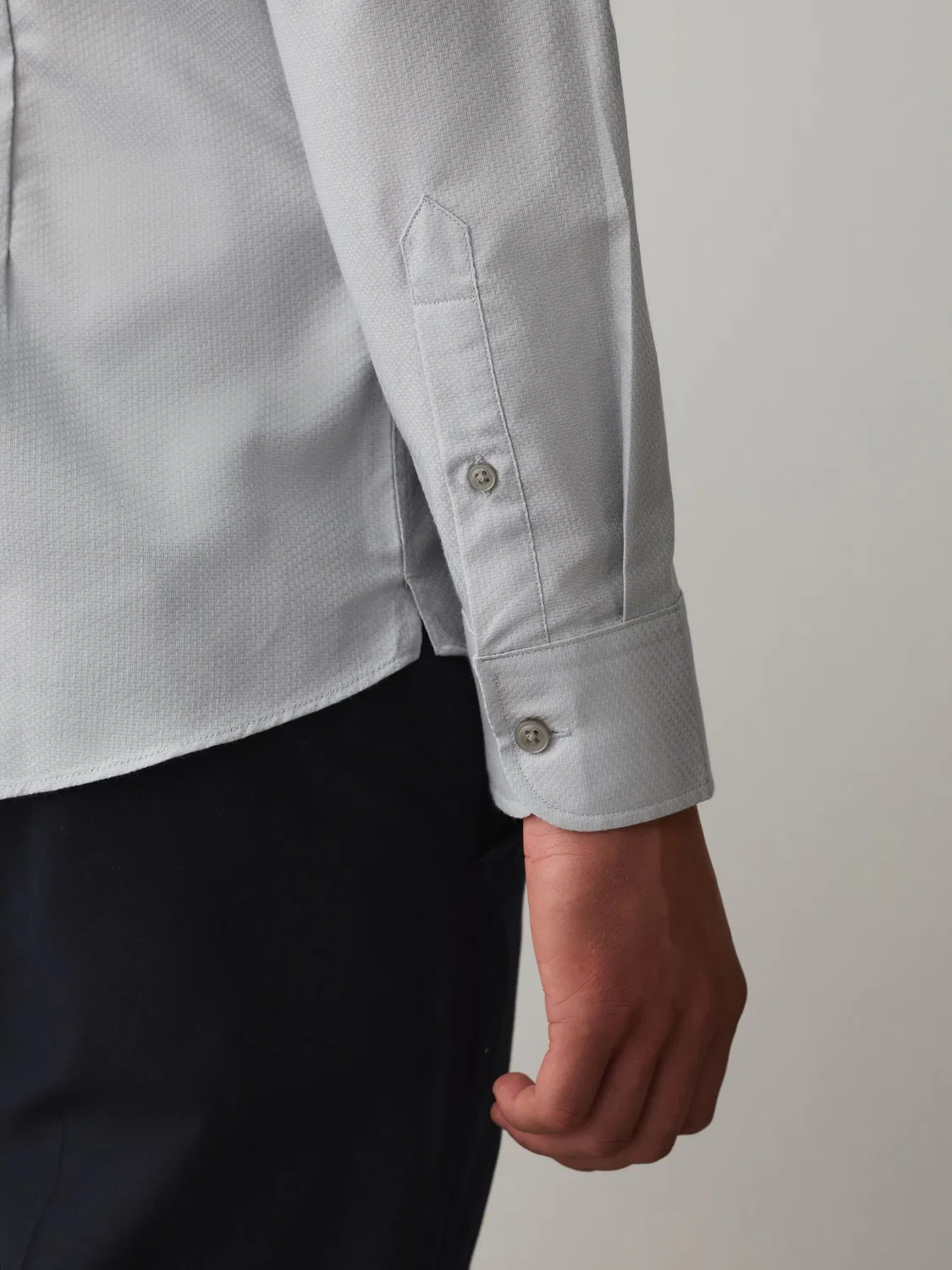 Рубашка с текстурой, slim fit Next, светло-серый — фото 4