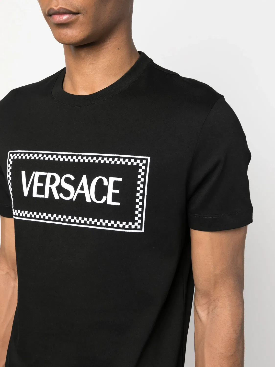Футболка с вышитым логотипом 90-х Versace, черный — фото 2