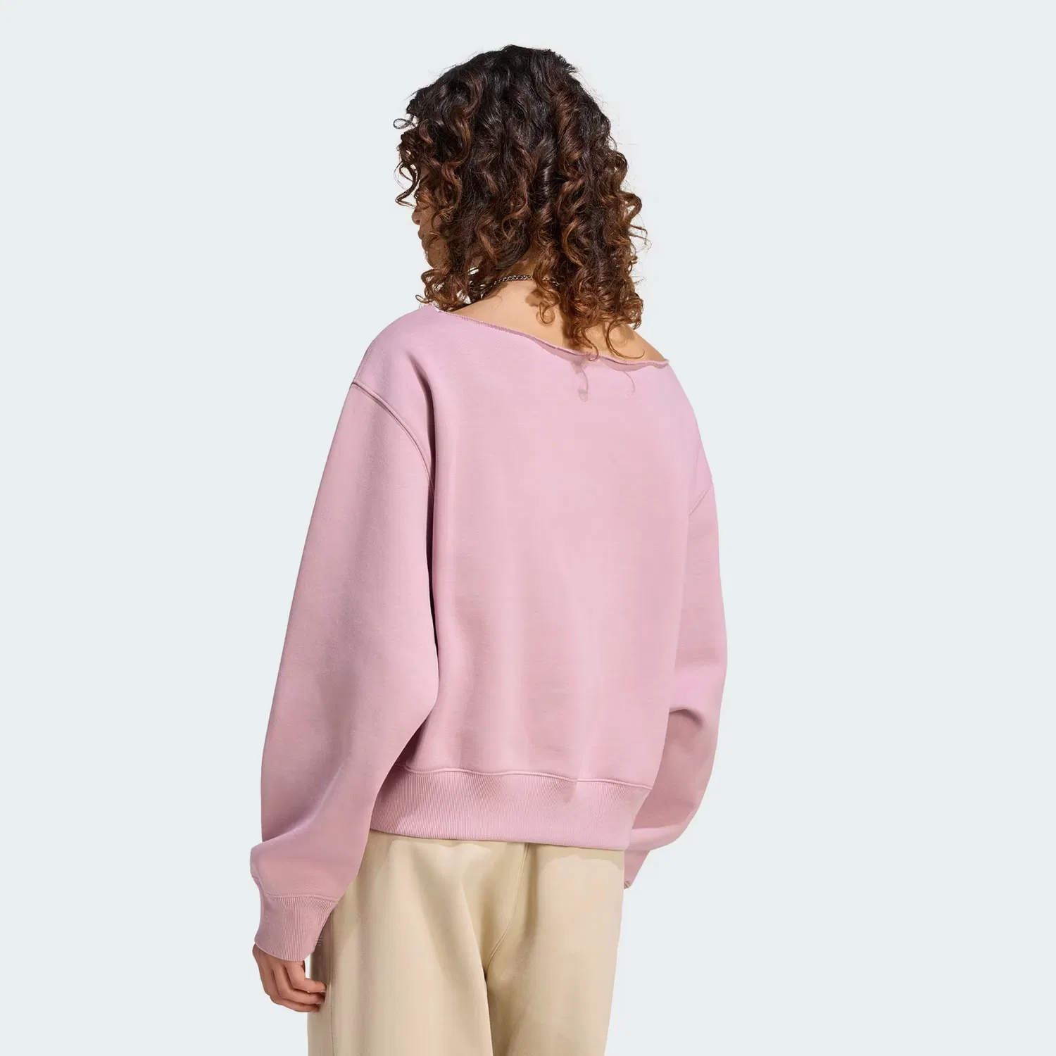 Женский свитшот свободного кроя Essentials Fleece Boatneck Adidas Originals, Magic Mauve — фото 2
