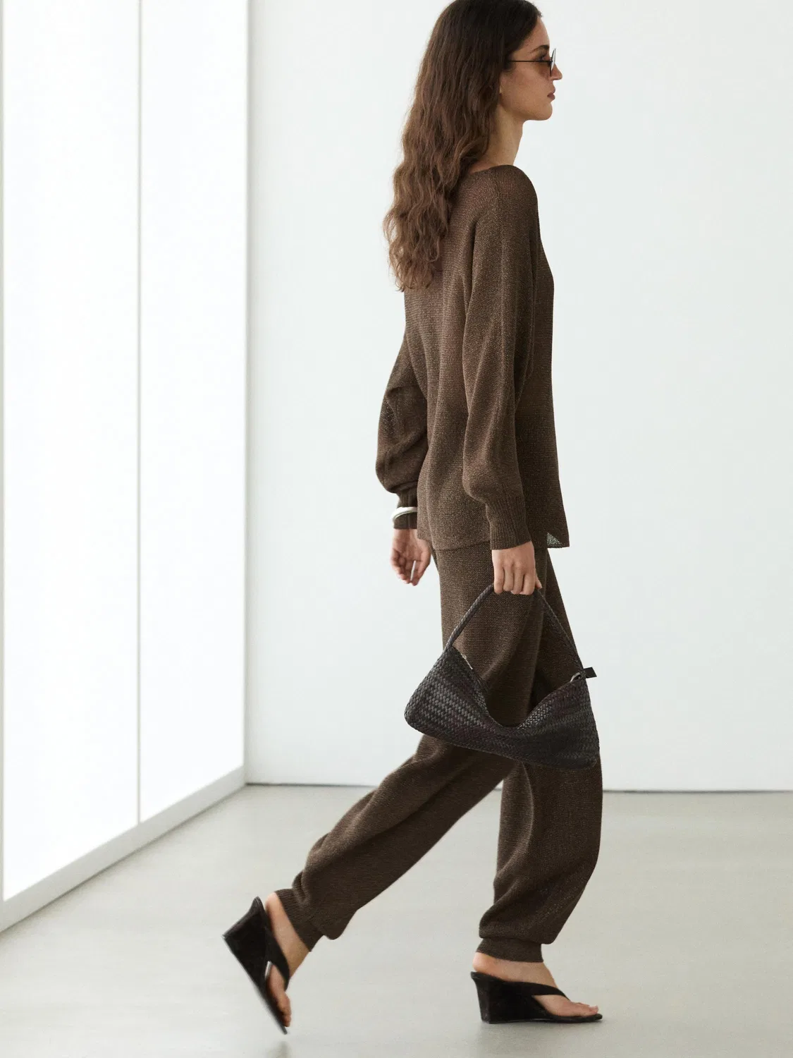 В целом, образ: брюки-шаровары Massimo Dutti, коричневый — фото 3