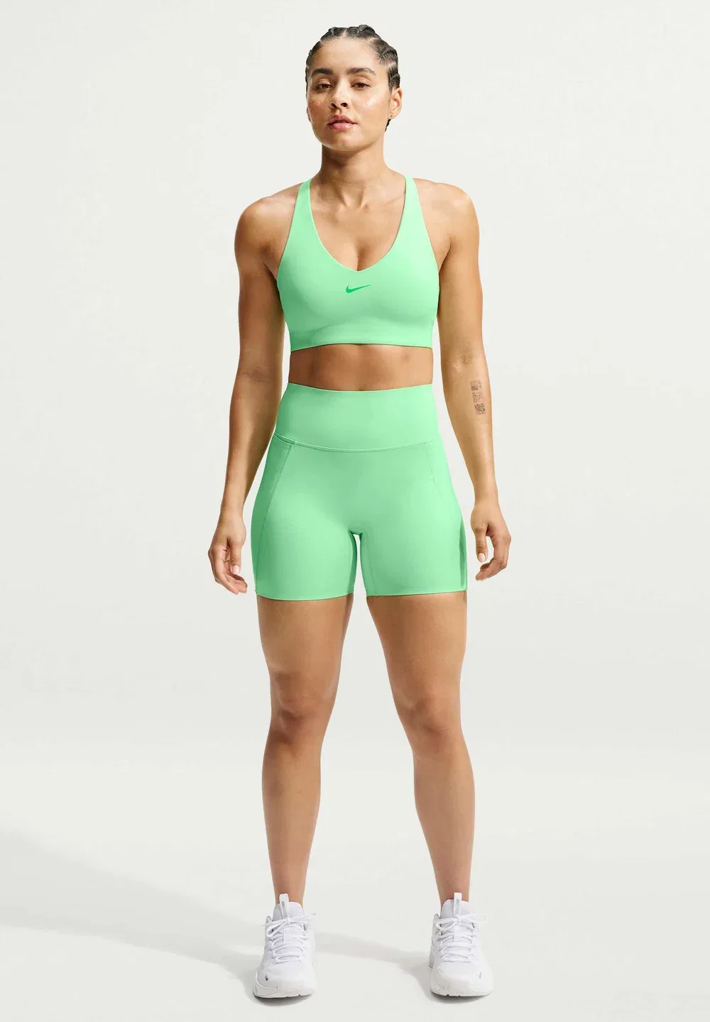 W nk df unvrsa hr 5in shrt pkt - леггинсы Nike Performance, Illusion Green/Light Green Spark/Green Spark — фото 2