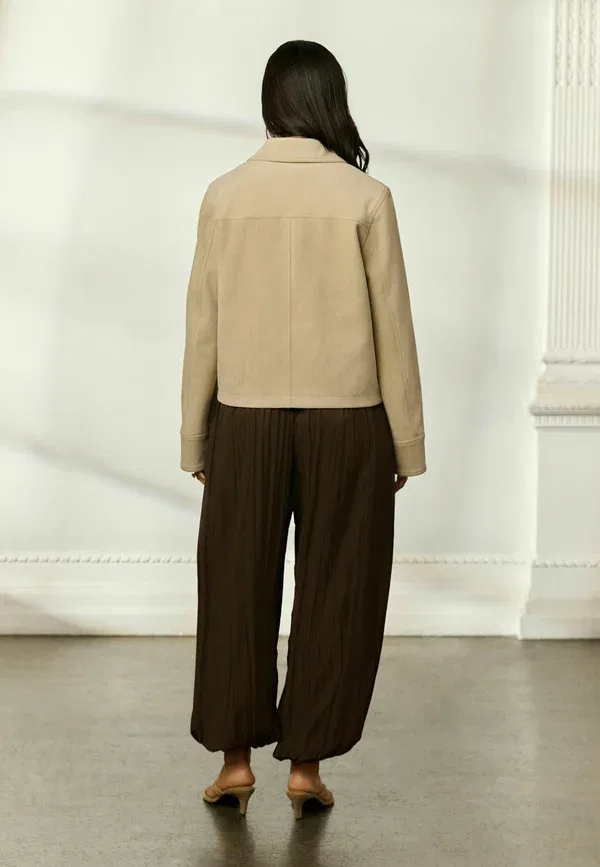 Брюки из вискозы с нейлоном Tall fit - crushed balloon leg trousers Next, chocolate brown, коричневый/шоколадный — фото 2