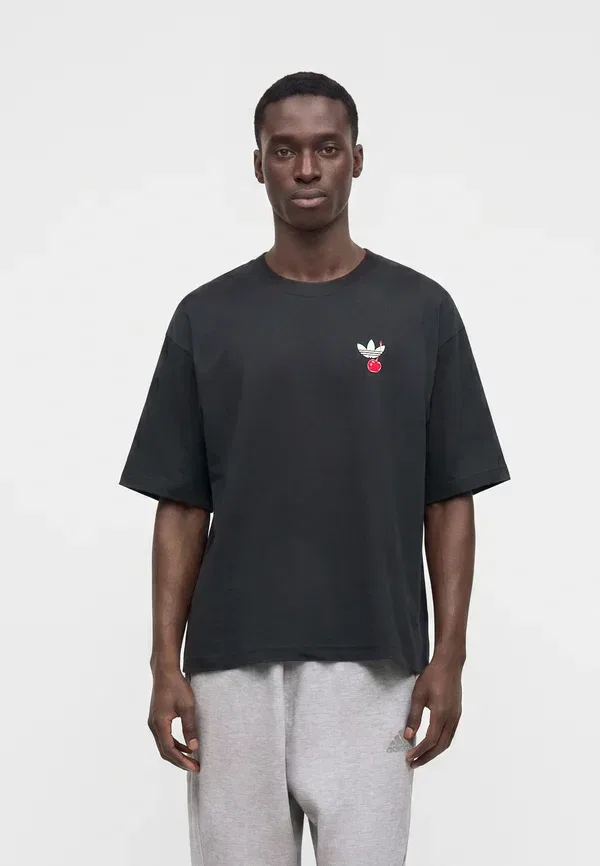 Футболка унисекс с принтом "Торт" большого размера Adidas Originals — фото 2