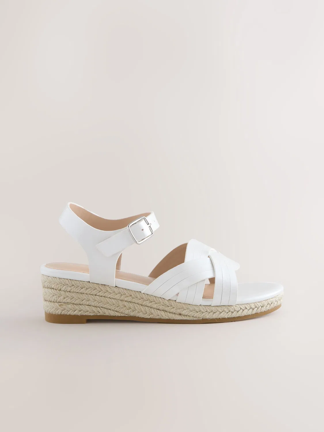 Сандалии на танкетке с плетеным верхом White Woven Next, белый — фото 2
