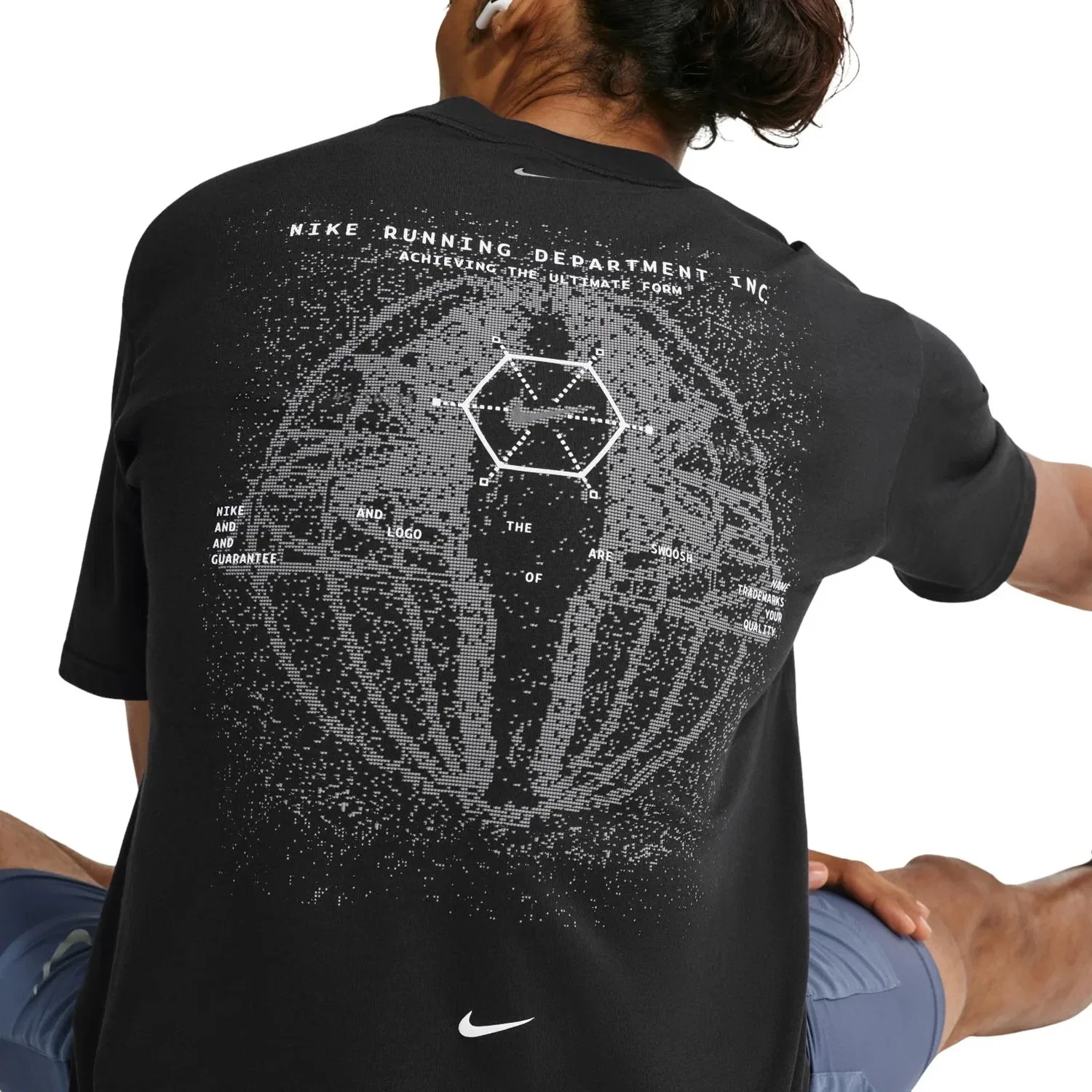 Мужская футболка T-Shirt 'Black Reflective Silver' Nike, Black/Reflective Silver — фото 4