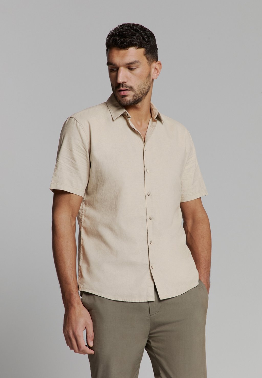 

Рубашка SHORT SLEEVE SOLID NO EXCESS, цвет Light Desert