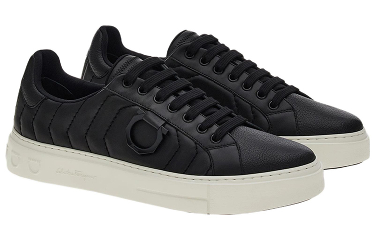 

Феррагамо кроссовки низкие с бляшкой Gancini