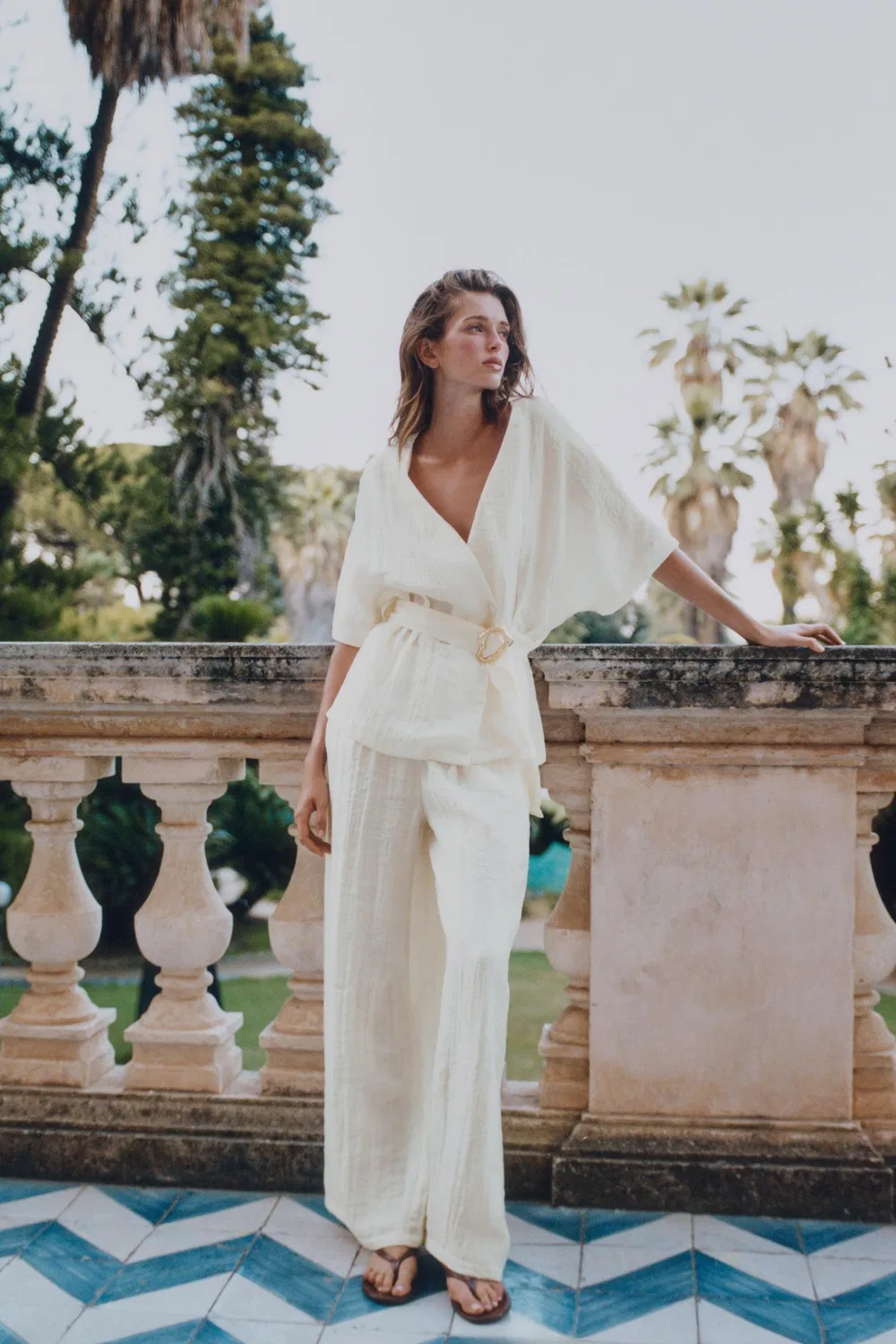 Топ с поясом и пряжкой. ZARA, Ecru