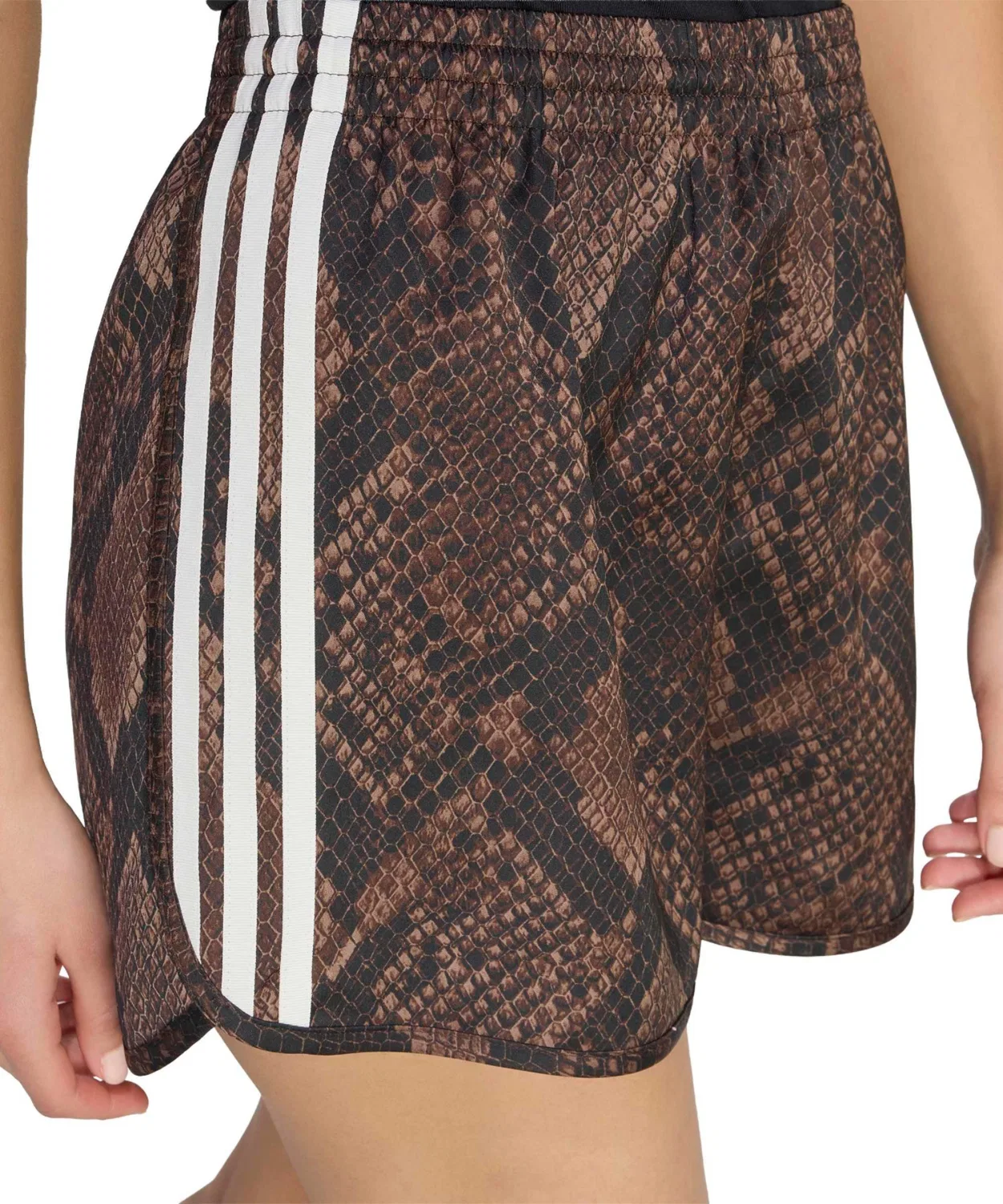 Женские шорты с принтом из сатина Adidas Snake Print Satin Shorts, коричневый — фото 4