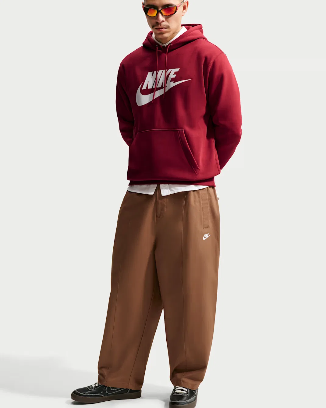 Мужские брюки-кроссовки Nike Club, Ale Brown/White — фото 4